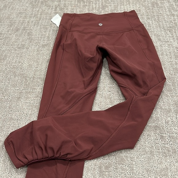 Maroon lululemon leggings ruched detailing at ankle - Picture 3 of 3